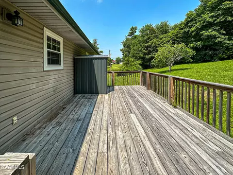 Exterior - 263 Dover Ave, Harrogate, TN 37752 photo 11 of 16