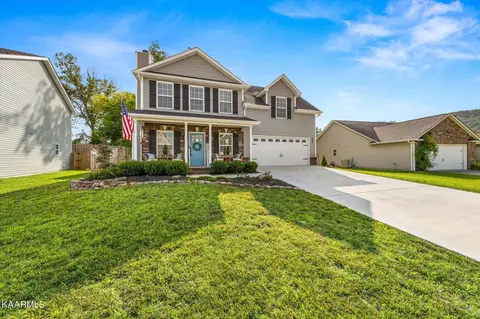 8017 Cambridge Reserve Dr, Knoxville, TN 37924