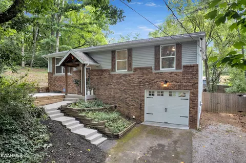 9003 Chevy Ln, Knoxville, TN 37923