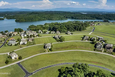 265 Humingbird Dr, Vonore, TN 37885