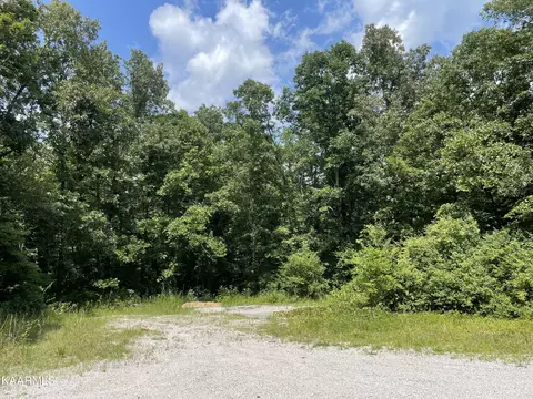 7050 Topez Dr, Crossville, TN 38572