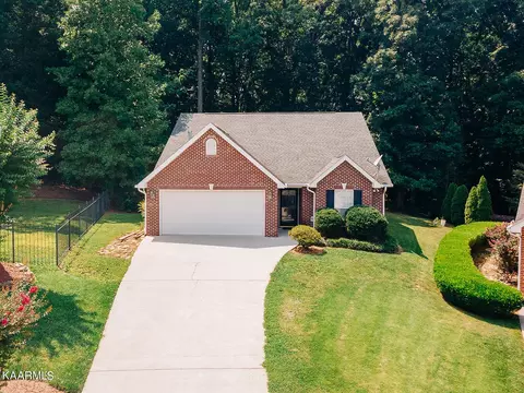 10229 Poppy Ln, Knoxville, TN 37922