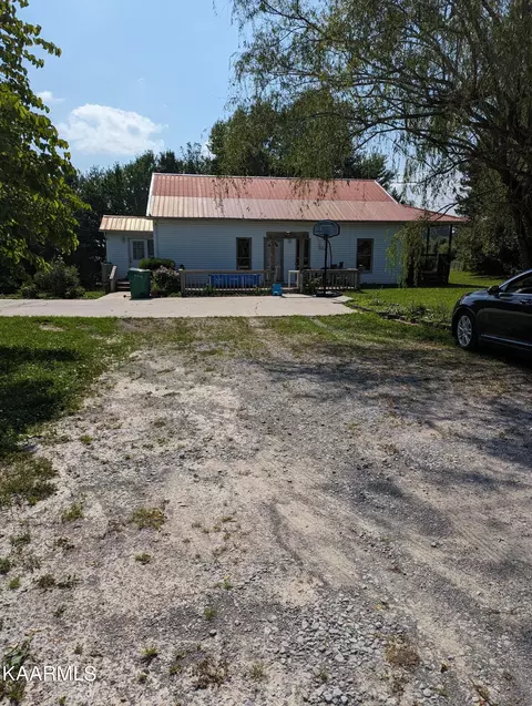102 Waylon Rd, Crossville, TN 38571
