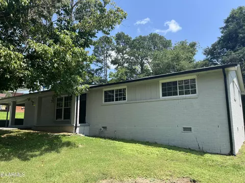 816 Scenic Dr, Kingston, TN 37763