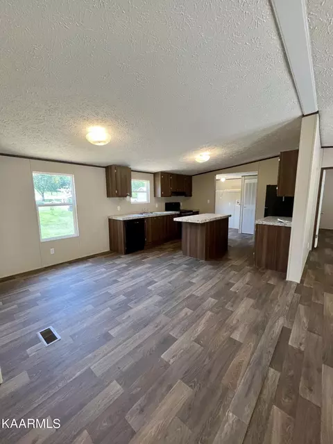 138 Riverview Dr, Loudon, TN 37774