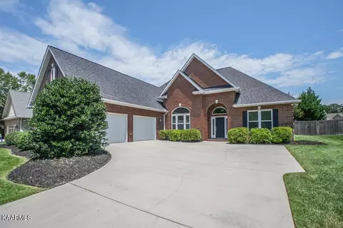 1136 Brighton Dr, Alcoa, TN 37701