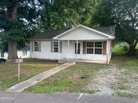 404 Forrest Ave, Clinton, TN 37716