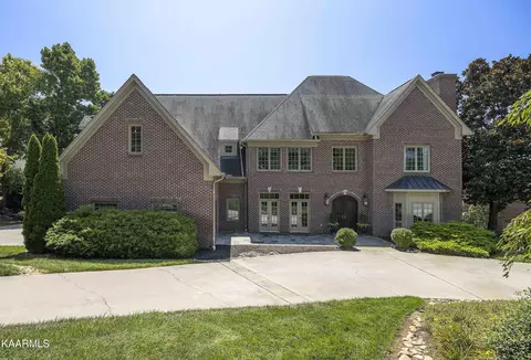 7300 Sherwood Dr, Knoxville, TN 37919