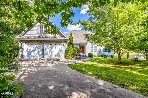 4054 Lone Wolf Cir, Crossville, TN 38572