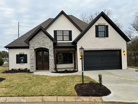 904 Westland Creek Blvd, Knoxville, TN 37923