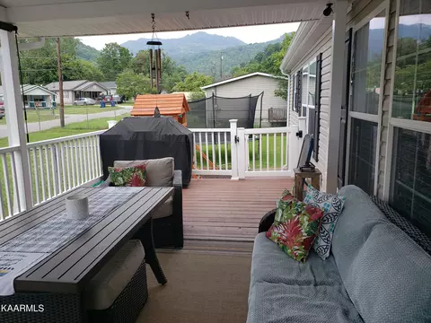 98 Beans Fork Rd, Middlesboro, KY 40965 photo 8