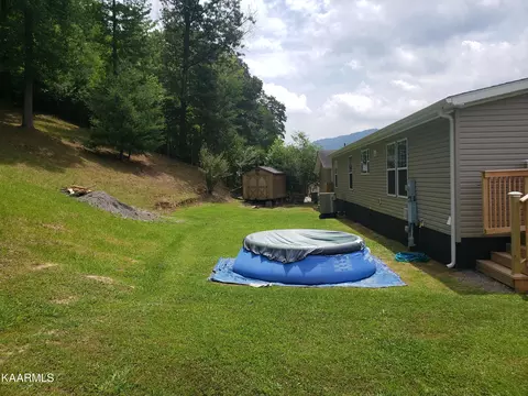 98 Beans Fork Rd, Middlesboro, KY 40965 photo 6
