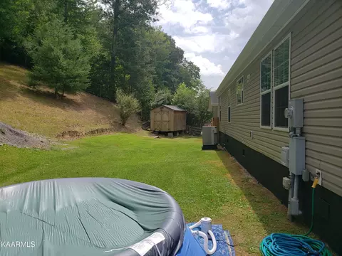 98 Beans Fork Rd, Middlesboro, KY 40965 photo 5