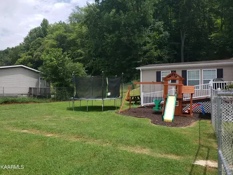 98 Beans Fork Rd, Middlesboro, KY 40965 photo 3