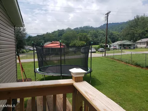 98 Beans Fork Rd, Middlesboro, KY 40965 photo 4