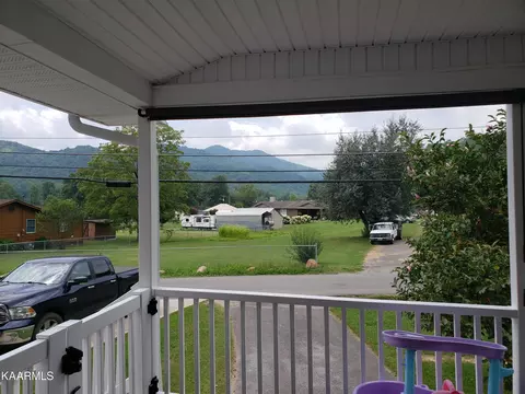 98 Beans Fork Rd, Middlesboro, KY 40965 photo 9