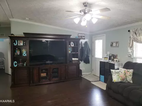 98 Beans Fork Rd, Middlesboro, KY 40965 photo 10