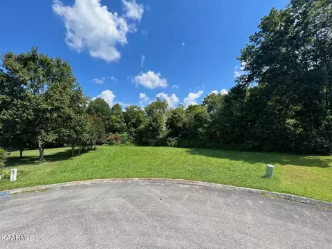404 Mauser Pt, Knoxville, TN 37934