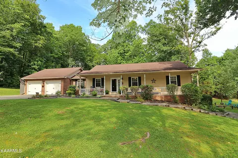 286 Hc Smith Dr, Oneida, TN 37841