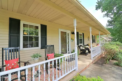 286 Hc Smith Dr, Oneida, TN 37841 photo 2