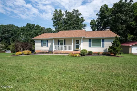 2935 W Hills Dr, Maryville, TN 37803