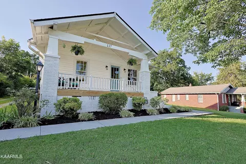 227 Lynnview Dr, Knoxville, TN 37918