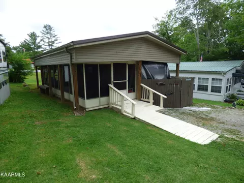 135 Comanche Tr, Crossville, TN 38572