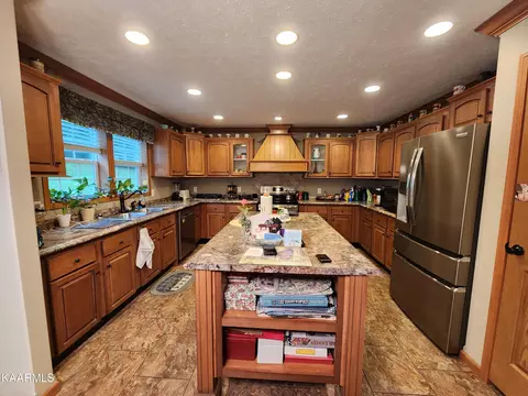 1060 Dr Thomas Walker Rd, Ewing, VA 24248 photo 11