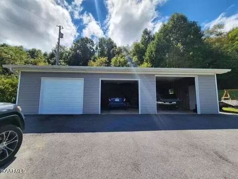 1060 Dr Thomas Walker Rd, Ewing, VA 24248 photo 4