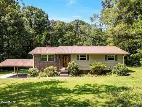 1660 Donna Dr, Lenoir City, TN 37771