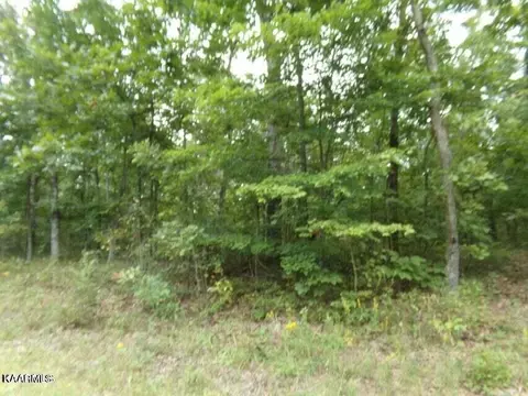 4010 Moonbeam Tr, Crossville, TN 38572