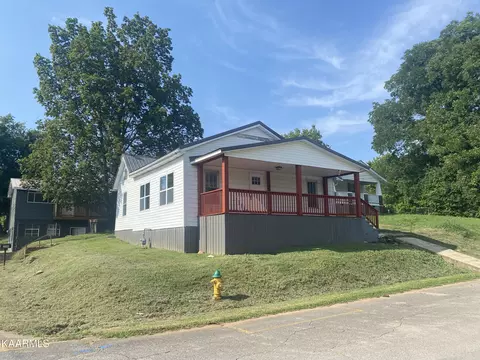 206 Ferry St, Loudon, TN 37774