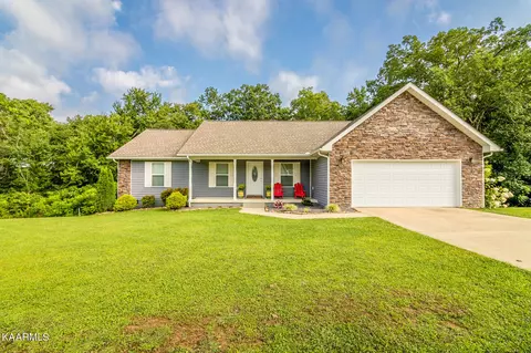 218 Premier Dr, Crossville, TN 38555