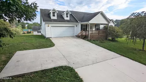 707 Mount Paran Rd, Jacksboro, TN 37757