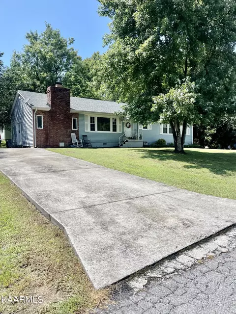 605 Brookhill Dr, Etowah, TN 37331