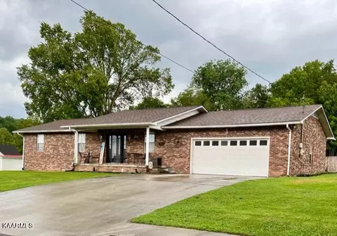 620 Medaris St, Clinton, TN 37716