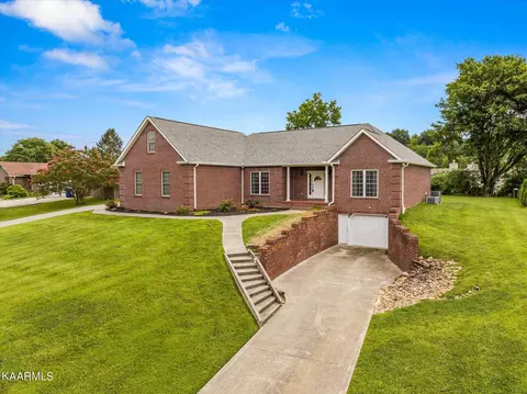 1824 River Shores Drive Dr, Knoxville, TN 37914