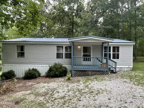 90 Wicklow Dr, Crossville, TN 38572