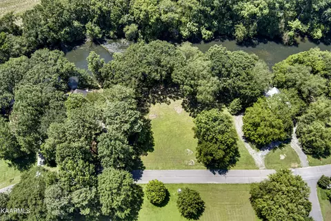 140 Tree Frog Ln, Benton, TN 37307
