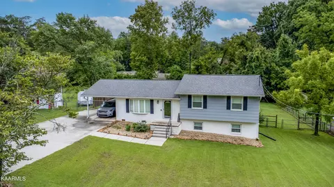 108 Culver Rd, Oak Ridge, TN 37830
