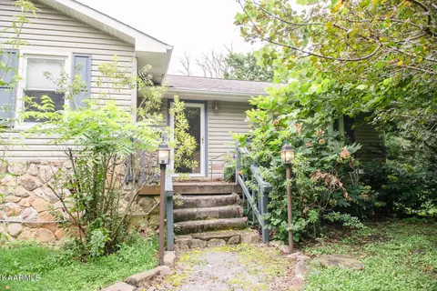 1340 Blockhouse Rd, Maryville, TN 37803
