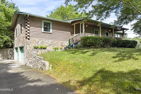 214 Royal Crest Cir, Corryton, TN 37721