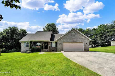 558 Golden Harvest Cir, Seymour, TN 37865