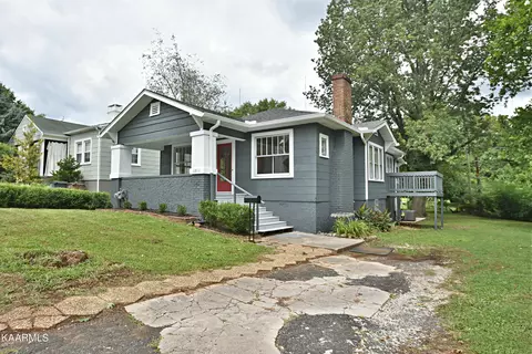 1211 Ashwood Pl, Knoxville, TN 37917