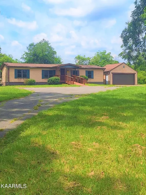 5701 Roberts Rd, Corryton, TN 37721
