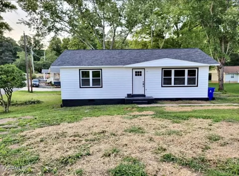 201 Bunker Ln, Oak Ridge, TN 37830