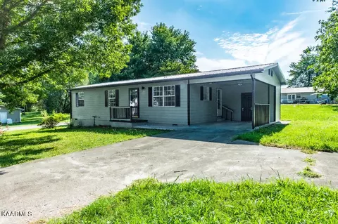 1004 Lincoln Dr, Madisonville, TN 37354