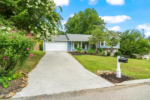 12017 Ridgeland Dr, Knoxville, TN 37932