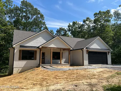 12 Leinster Ct, Crossville, TN 38558