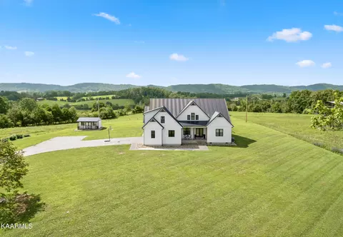 350 Oak Grove Ln, Sharps Chapel, TN 37866